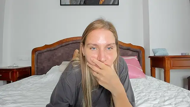 SofiClimbing online show from 11-09-25, 06:44