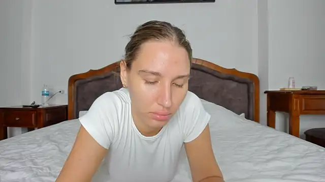 SofiClimbing online show from 11-25-25, 06:24