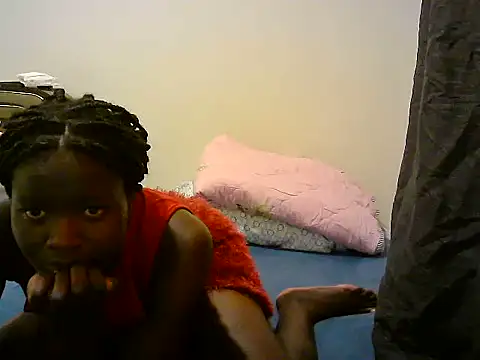 Snapshot of BerryJulie chatting on 06-04-26, 04:24 BerryJulie online show from 06-04-26, 04:24