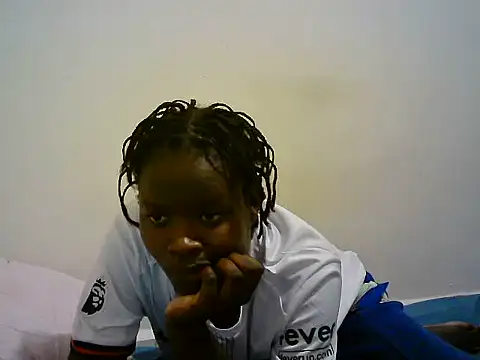 Snapshot of BerryJulie chatting on 06-17-26, 06:42 BerryJulie online show from 06-17-26, 06:42
