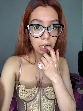 Nana-Komatsu online show from 07-11-26, 06:27