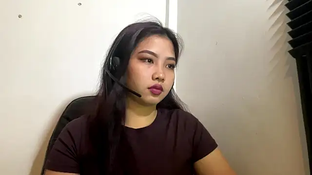 LupitaMenk online show from 06-04-26, 03:01