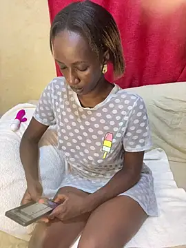 Snapshot of Beauty_Blacck chatting on 06-17-26, 07:26 Beauty Blacck online show from 06-17-26, 07:26