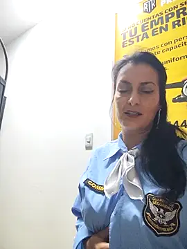 Snapshot of ALEJANDRA__28 chatting on 06-15-26, 01:13 ALEJANDRA 28 online show from 06-15-26, 01:13