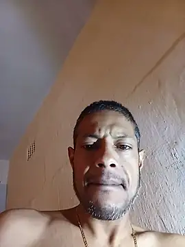 Snapshot of hornyman69123 chatting on 07-26-26, 07:43 hornyman69123 online show from 07-26-26, 07:43