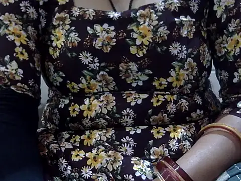 Snapshot of hey_darling_ chatting on 06-03-26, 02:44 hey darling online show from 06-03-26, 02:44