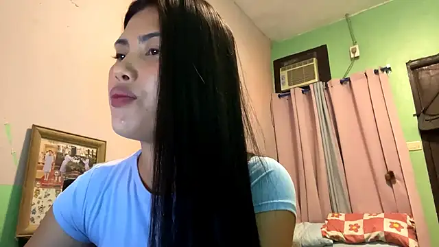 Snapshot of LizabethHaggan chatting on 06-10-26, 12:26 LizabethHaggan online show from 06-10-26, 12:26