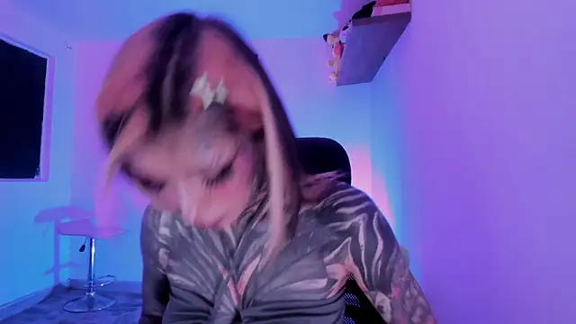 Nickidoll66  online show from 08-05-26, 12:02