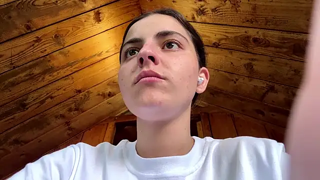 MarisaKomar online show from 07-16-26, 01:17