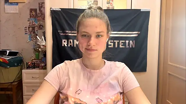 Snapshot of Codi_Rostersy chatting on 07-20-26, 11:40 Codi Rostersy online show from 07-20-26, 11:40