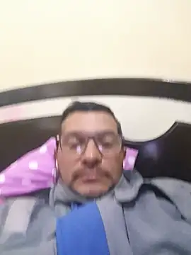 Snapshot of RIchar05 chatting on 06-23-26, 02:59 RIchar05 online show from 06-23-26, 02:59