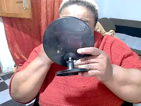 Snapshot of ROSESNICKER00 chatting on 06-26-26, 03:49 ROSESNICKER00 online show from 06-26-26, 03:49