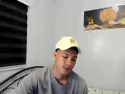 urfucker vinz online show from 07-17-26, 02:45