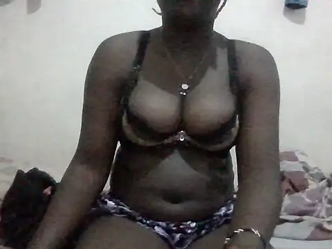 Snapshot of pinky-lip chatting on 07-21-26, 08:05 pinky-lip online show from 07-21-26, 08:05