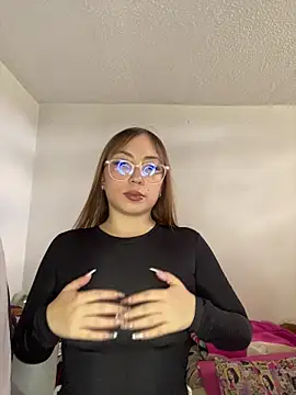 Snapshot of Caamii_ chatting on 07-24-26, 07:56 Caamii online show from 07-24-26, 07:56