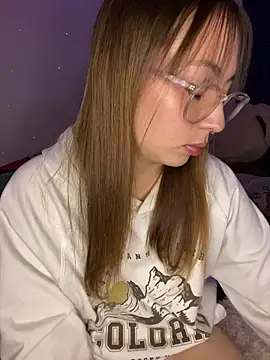 Snapshot of Caamii_ chatting on 08-05-26, 04:48 Caamii online show from 08-05-26, 04:48