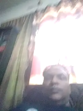 Snapshot of mdron00 chatting on 06-05-26, 06:52 mdron00 online show from 06-05-26, 06:52