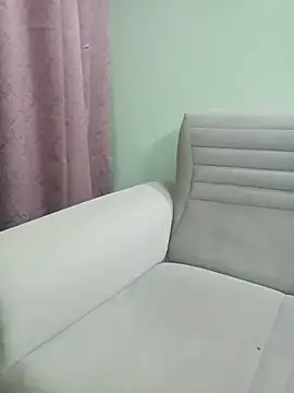 Snapshot of Yours_Stepmom chatting on 07-19-26, 05:05 Yours Stepmom online show from 07-19-26, 05:05