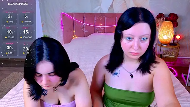 Snapshot of RuthHalll chatting on 07-08-26, 10:09 RuthHalll online show from 07-08-26, 10:09