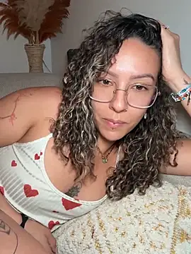 Snapshot of leana_bgeee chatting on 06-03-26, 11:21 leana bgeee online show from 06-03-26, 11:21