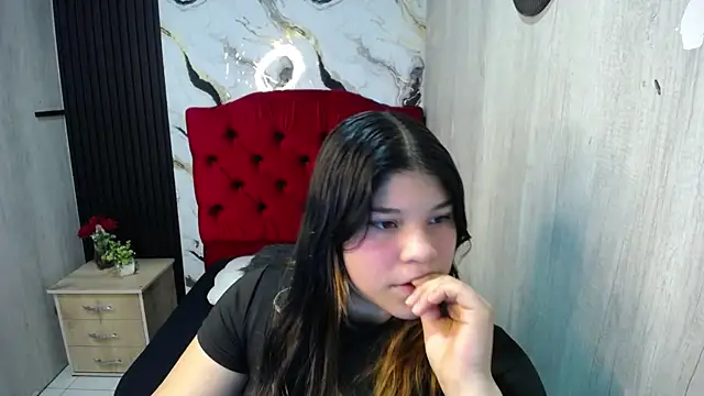 tiana wolf online show from 06-06-26, 12:32