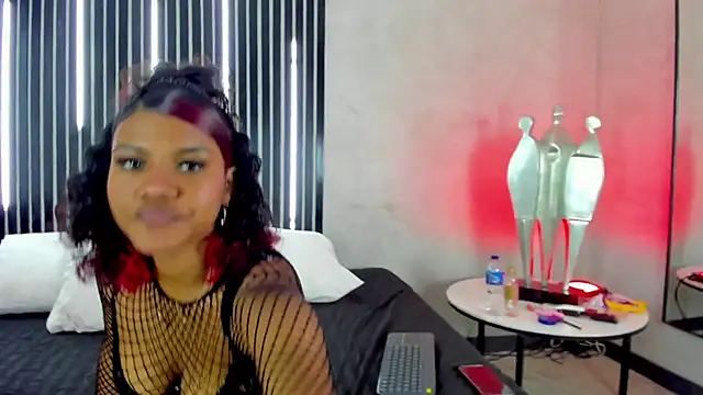 Charlotte ebonny01 online show from 06-08-26, 07:58