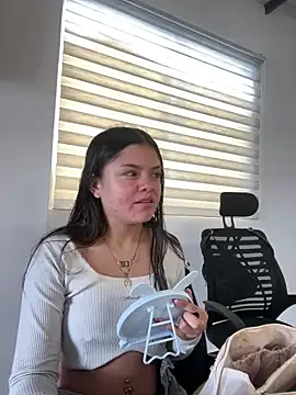 Snapshot of Camila_Duarte_2 chatting on 06-30-26, 01:23 Camila Duarte 2 online show from 06-30-26, 01:23