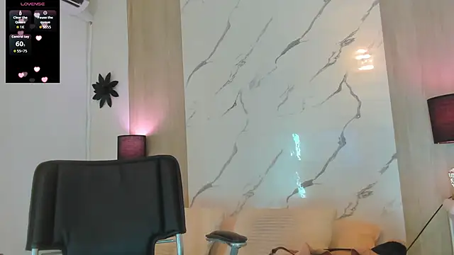 Snapshot of DanniValencia chatting on 06-15-26, 07:38 DanniValencia online show from 06-15-26, 07:38