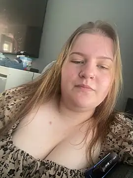 Snapshot of Curvy_Vanilla chatting on 06-23-26, 12:47 Curvy Vanilla online show from 06-23-26, 12:47