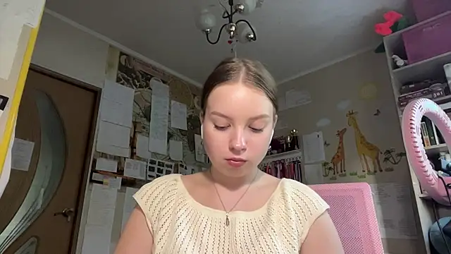 Snapshot of Aileyn chatting on 06-23-26, 01:20 Aileyn online show from 06-23-26, 01:20