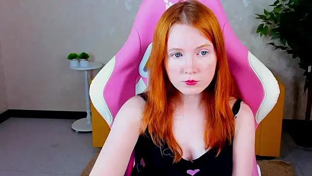 Snapshot of ari-kittyy chatting on 06-18-26, 04:02 ari-kittyy online show from 06-18-26, 04:02
