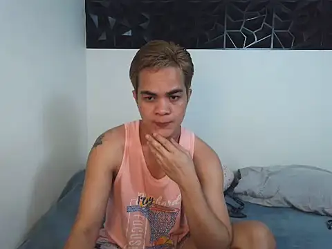 Snapshot of yourmikexxx chatting on 06-10-26, 12:37 yourmikexxx online show from 06-10-26, 12:37