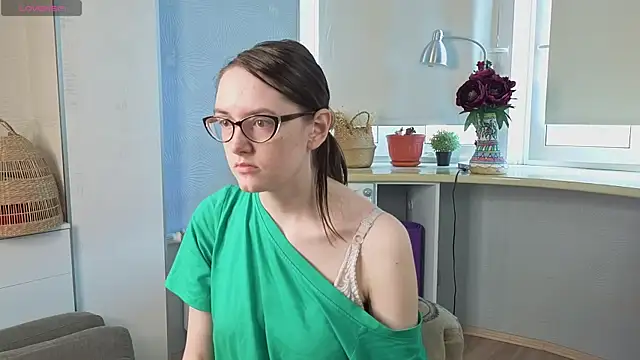 Snapshot of EstelaWeninger chatting on 07-25-26, 04:10 EstelaWeninger online show from 07-25-26, 04:10