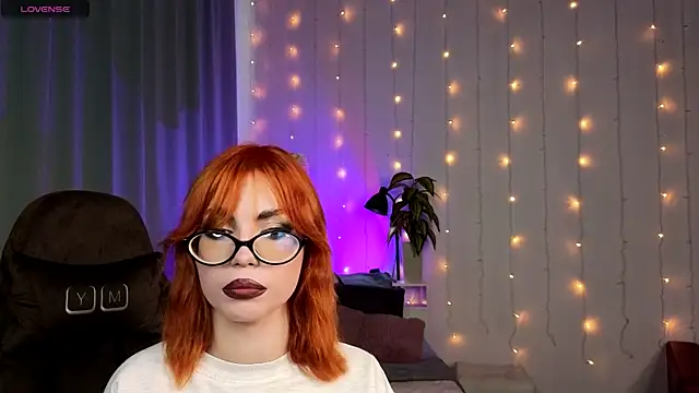 Snapshot of Velvet__Kiss chatting on 07-21-26, 01:35 Velvet Kiss online show from 07-21-26, 01:35