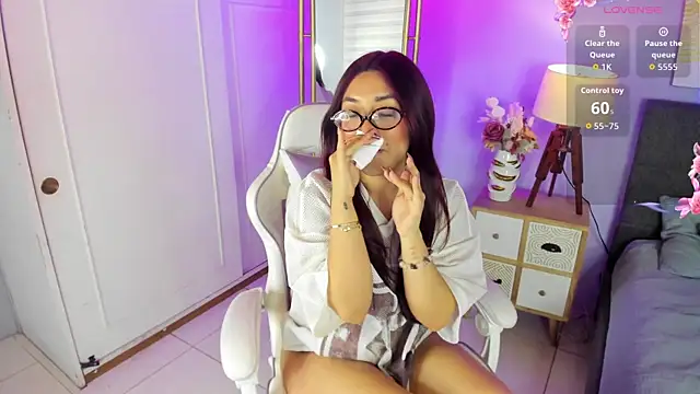 ginger honey  online show from 06-11-26, 01:09