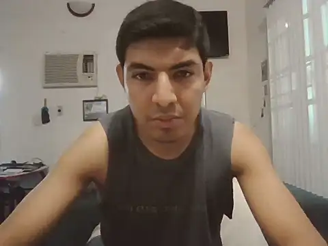 Snapshot of pedromanuel_1996_29 chatting on 06-18-26, 12:33 pedromanuel 1996 29 online show from 06-18-26, 12:33