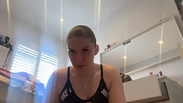 Melissamayy online show from 06-17-26, 04:41