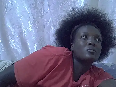Snapshot of Hot-Zelinda chatting on 06-15-26, 10:45 Hot-Zelinda online show from 06-15-26, 10:45