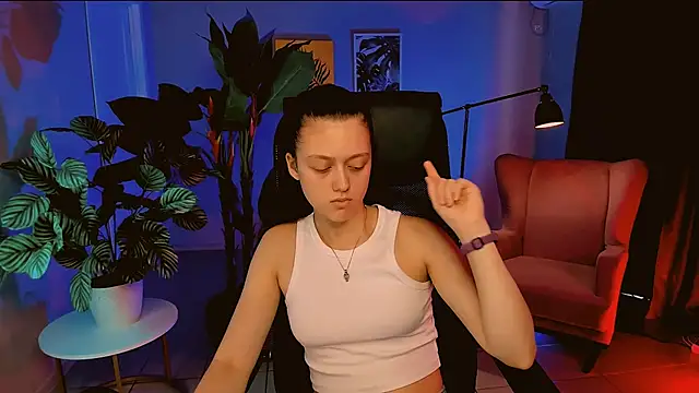 TunaHolli online show from 06-06-26, 06:51