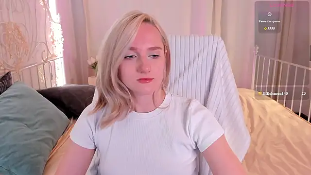Chloe-Deccer online show from 07-13-26, 01:30