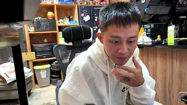 deansu0819 online show from 07-21-26, 10:56