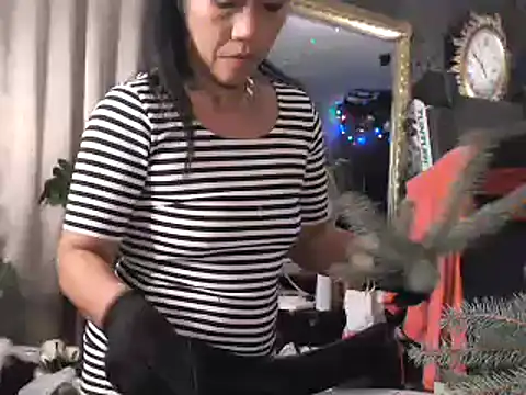 Snapshot of Hornygirltheone chatting on 12-05-24, 03:48 Hornygirltheone online show from 12-05-24, 03:48