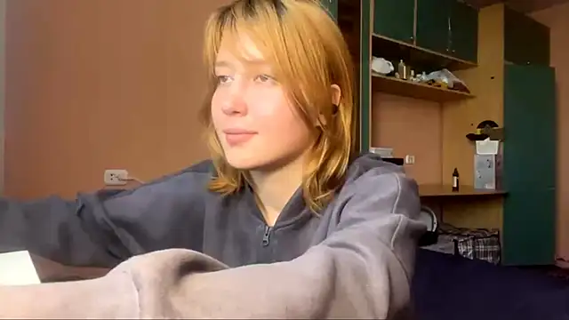 Snapshot of Mowhlntime chatting on 06-14-26, 01:46 Mowhlntime online show from 06-14-26, 01:46