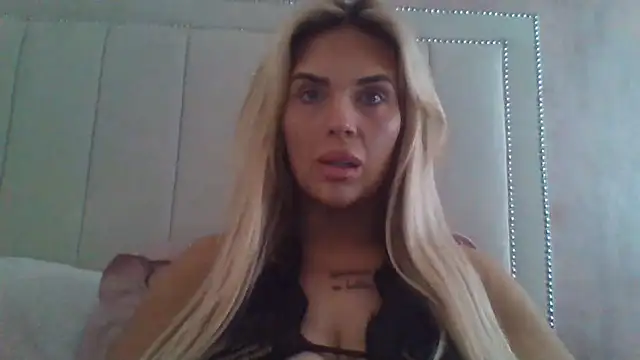 Snapshot of MiaMae_x chatting on 07-05-26, 12:23 MiaMae x online show from 07-05-26, 12:23