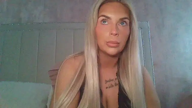 Snapshot of MiaMae_x chatting on 07-17-26, 09:49 MiaMae x online show from 07-17-26, 09:49