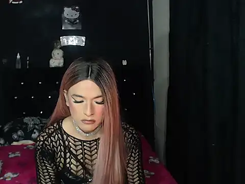 Snapshot of madame_kitty chatting on 07-18-26, 11:52 madame kitty online show from 07-18-26, 11:52