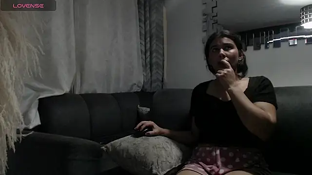 lily 202 online show from 06-18-26, 09:14