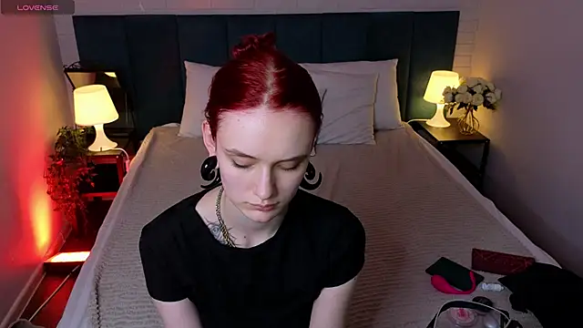 Snapshot of CrimsonMarquise chatting on 06-09-26, 03:01 CrimsonMarquise online show from 06-09-26, 03:01