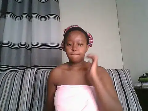 Snapshot of Ellah_simone chatting on 07-21-26, 01:30 Ellah simone online show from 07-21-26, 01:30