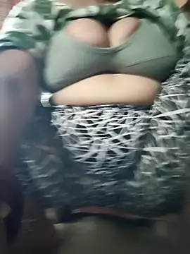 Snapshot of Your_Bhabhi69 chatting on 07-17-26, 01:56 Your Bhabhi69 online show from 07-17-26, 01:56
